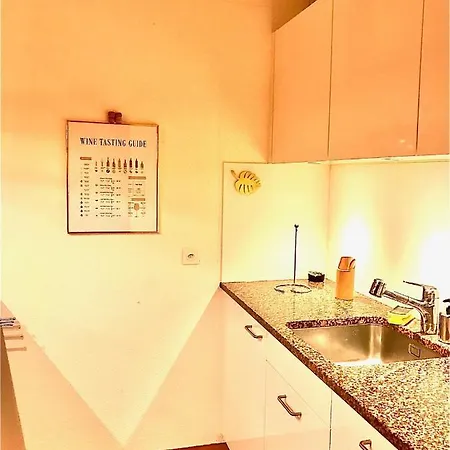 Apartment Mit Garten Und Pool In *