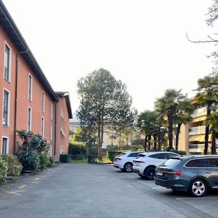 Apartment Mit Garten Und Pool In