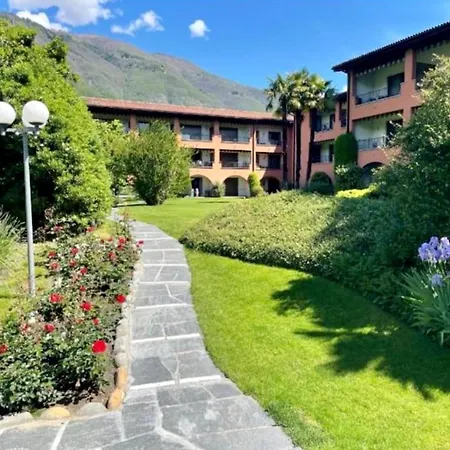 Mit Garten Und Pool In Appartement Ascona