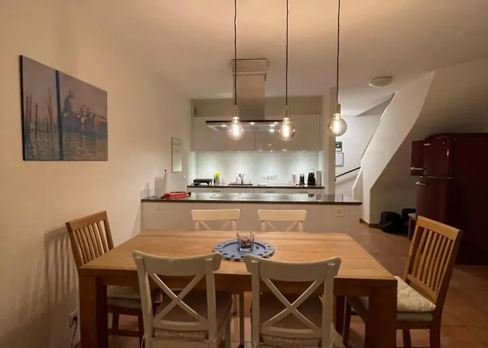 Mit Garten Und Pool In Apartmán Ascona