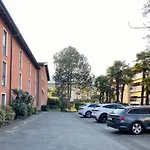 Apartment Mit Garten Und Pool In