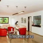 Mit Garten Und Pool In Apartment