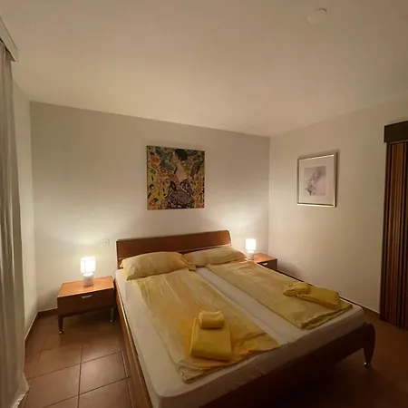 Mit Garten Und Pool In Apartment Ascona