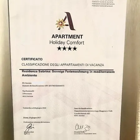 Mit Garten Und Pool In Apartament