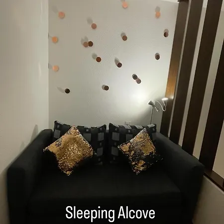 Mit Garten Und Pool In *