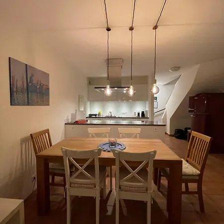 Mit Garten Und Pool In Apartman Ascona