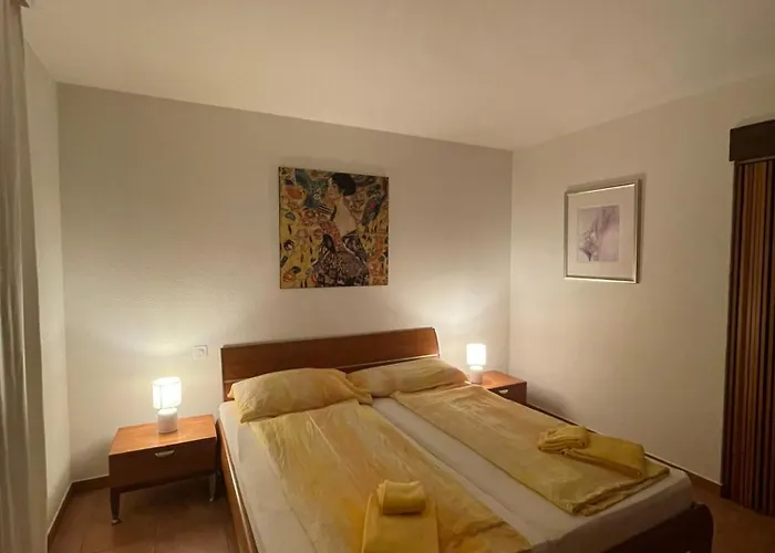 Mit Garten Und Pool In Apartman Ascona