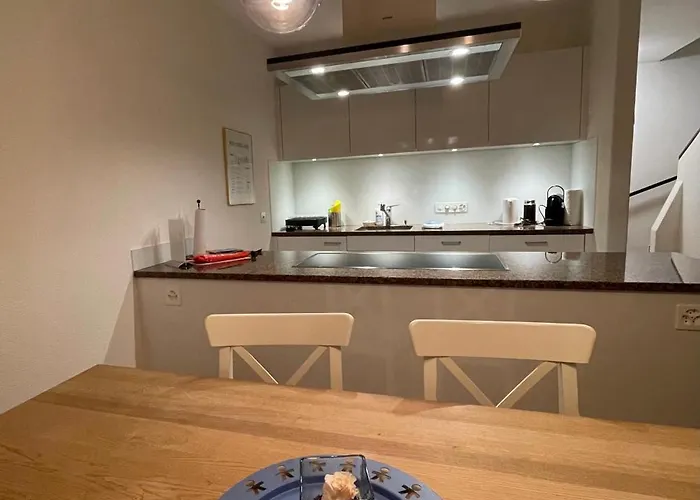 Mit Garten Und Pool In Apartman Ascona